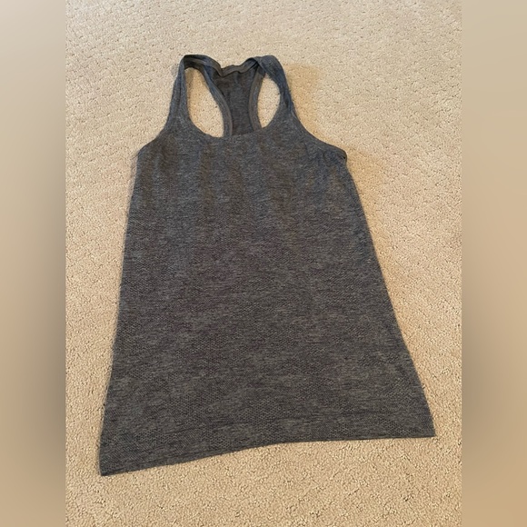 Lululemon Gray Swiftly Tank Top Size 8 Bin 303 - Picture 1 of 8